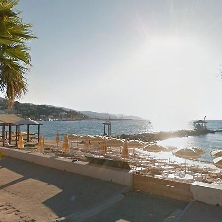 Studio Climatise Au Lavandou Avec Terrasse, Parking Et Environnement Calme - 3 Couchages - Fr-1-251-167 Le Lavandou Buitenkant foto