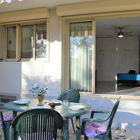 Studio Climatise Au Lavandou Avec Terrasse, Parking Et Environnement Calme - 3 Couchages - Fr-1-251-167 Le Lavandou Buitenkant foto